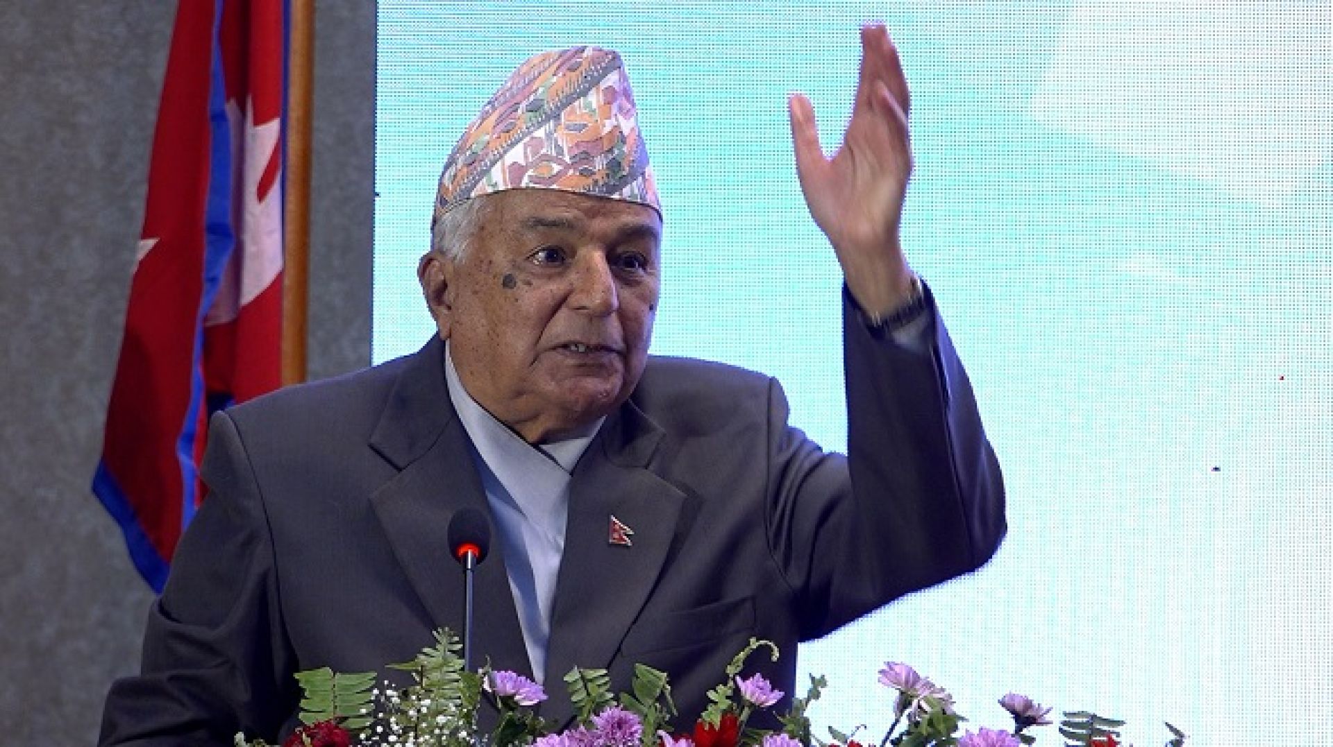 ‘युवालाई विदेश पलायनबाट रोक्न स्वदेशमै रोजगारीका कार्यक्रम तयार गर्नुपर्छ’